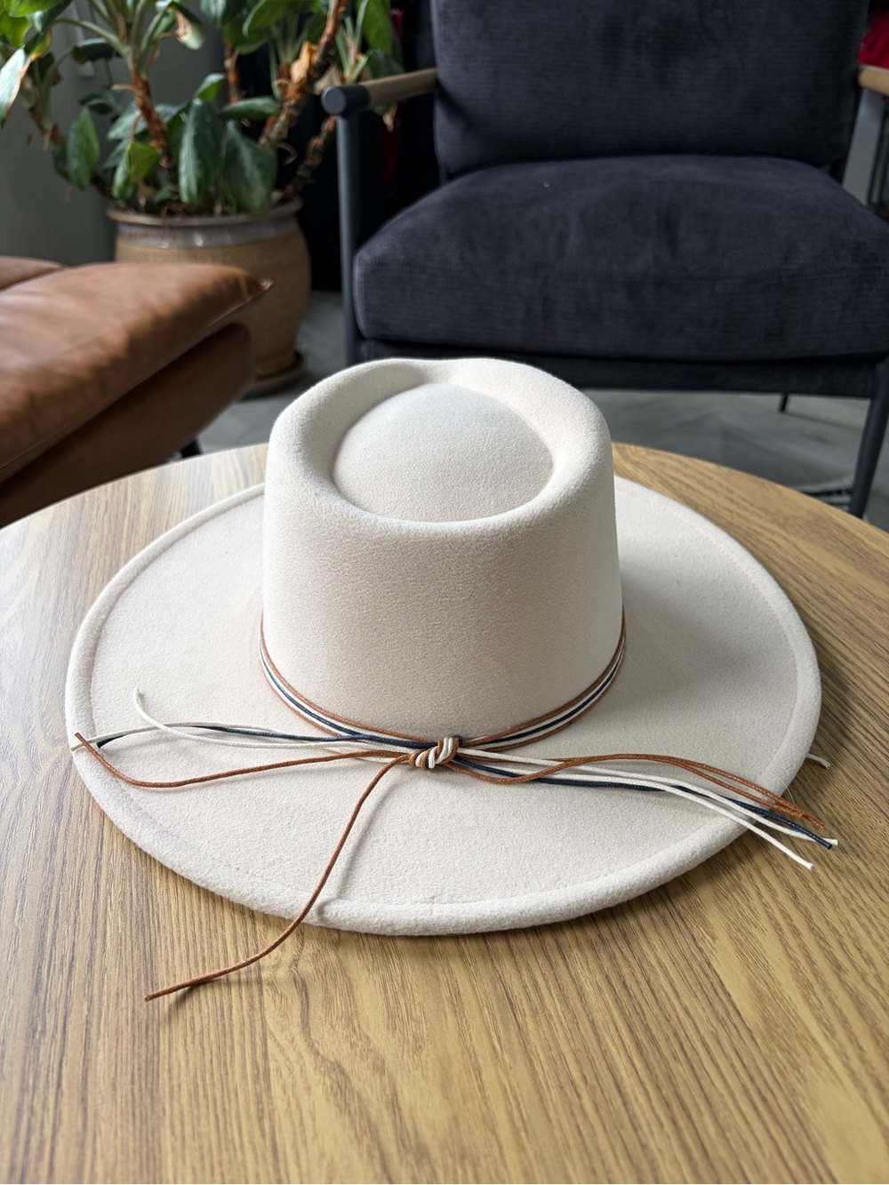 Western hat - Picture 3 of 3
